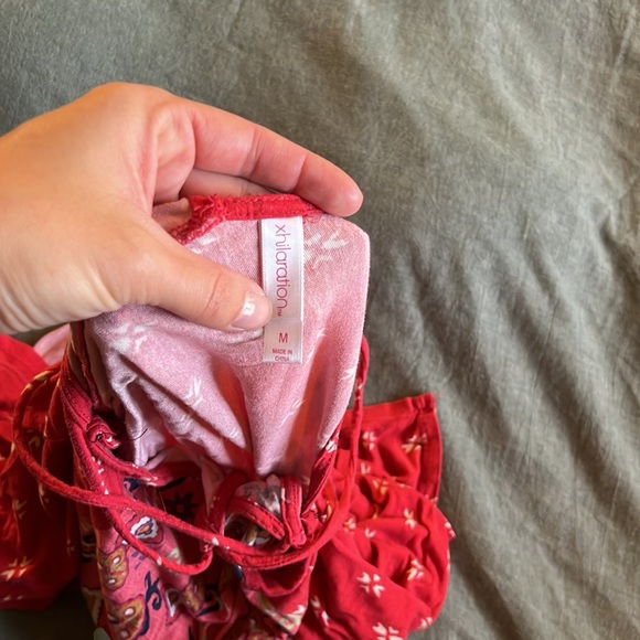 Xhilaration Red Tribal Print Sharkbite Tank Top - Picture 4 of 4